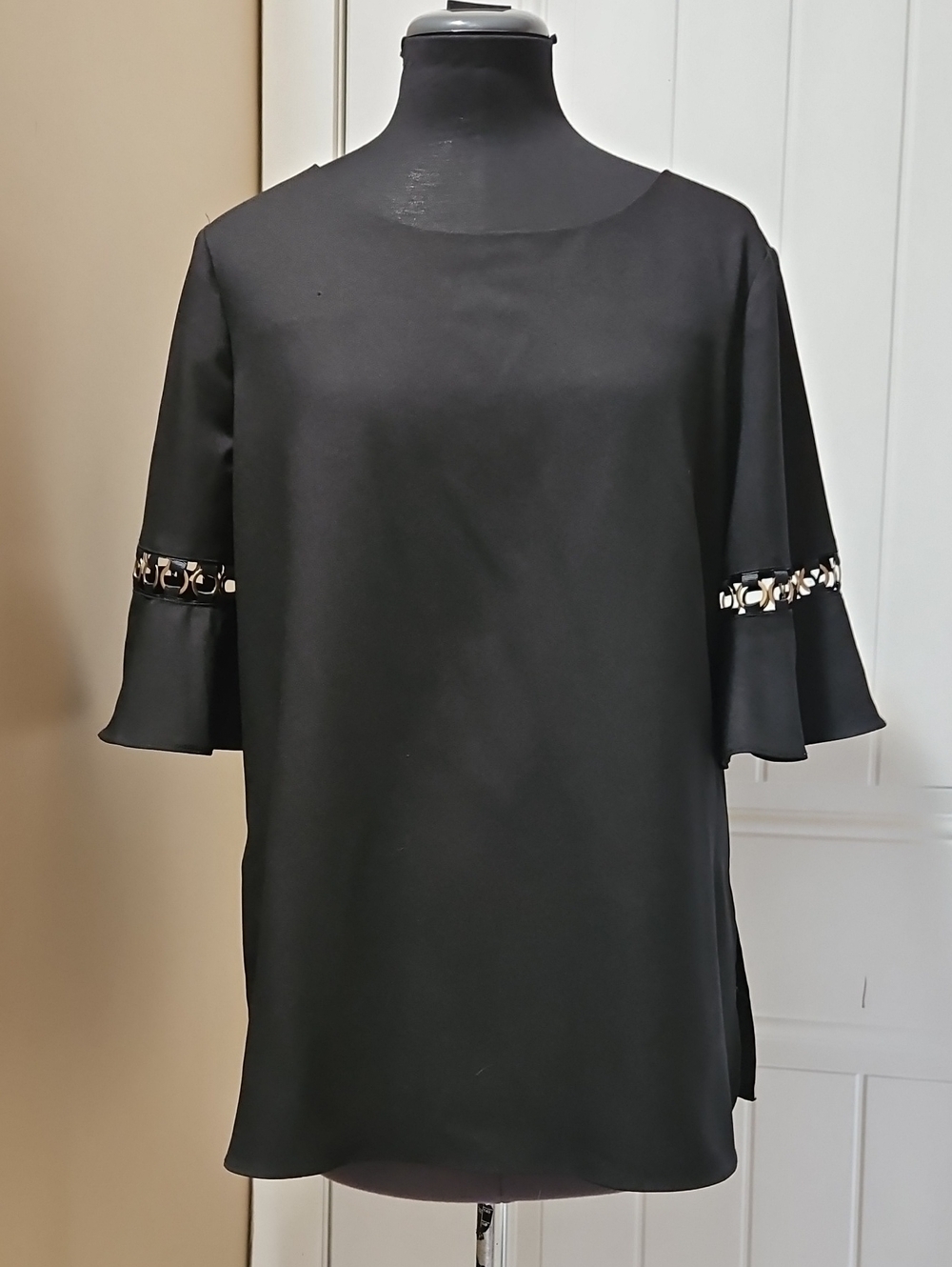 Melanie Lyne Statement Sleeve Tunic Top 6 In Black (Fits Like a Large)